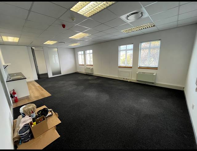 74M² OFFICE TO LET IN CONSTANTIA
